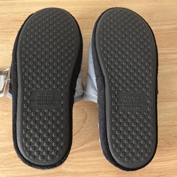 NFL | Las Vegas Raiders Slippers - Picture 3 of 3